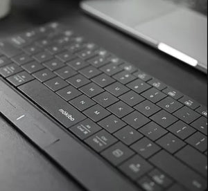 Mokibo 2-in-1 Touchpad-embedded Wireless Keyboard - GadgetiCloud