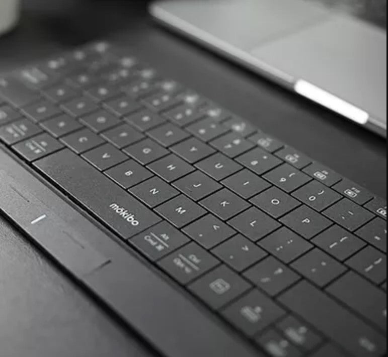 Mokibo 2-in-1 Touchpad-embedded Wireless Keyboard - GadgetiCloud