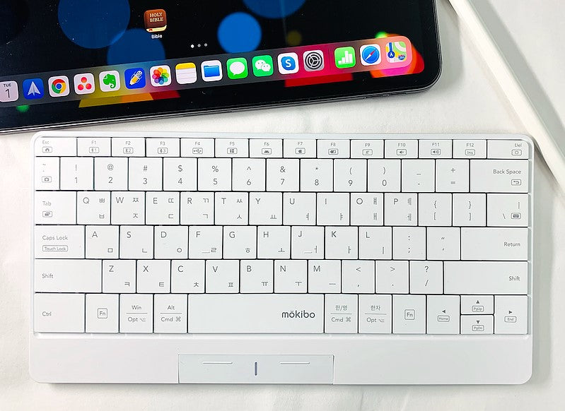 Mokibo 2-in-1 Touchpad-embedded Wireless Keyboard - GadgetiCloud